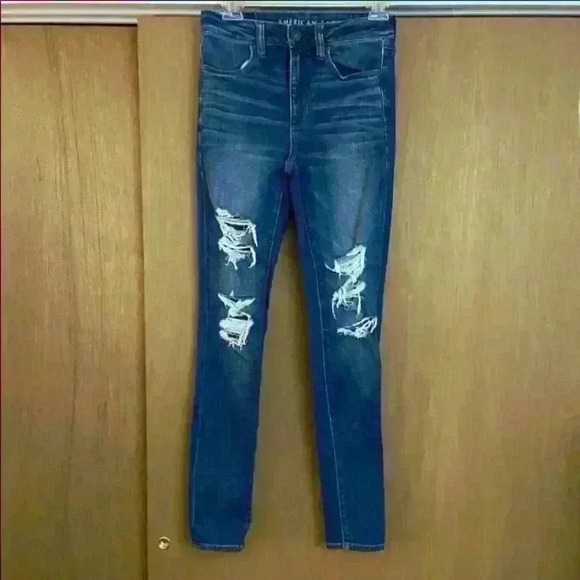Women’s American Eagle Jeans - Picture 1 of 4
